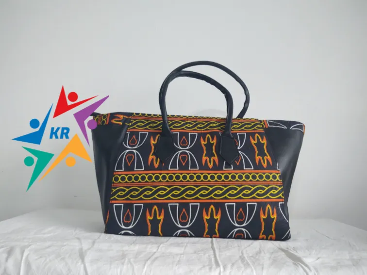 sac trapèze pagne cuir 3.webp