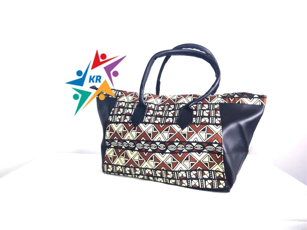 sac trapèze pagne cuir 7.webp